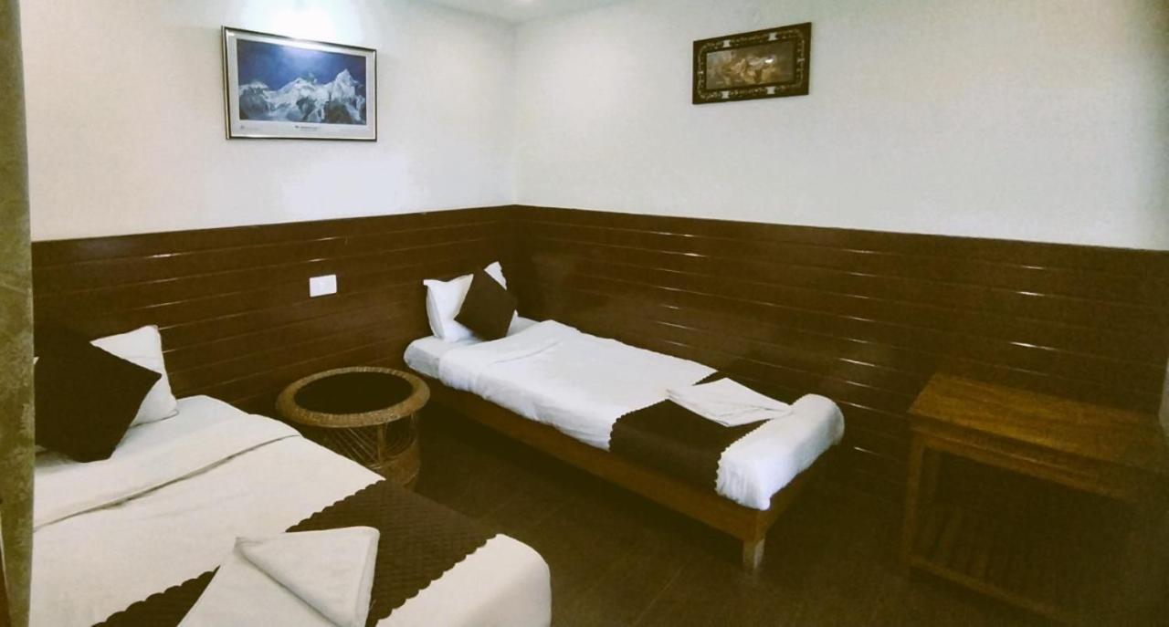 Hotel Kasturi Palace & Restaurant Darjeeling ดาร์จีลิง ภายนอก รูปภาพ