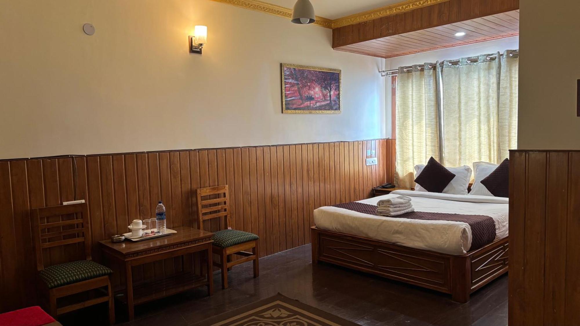 Hotel Kasturi Palace & Restaurant Darjeeling ดาร์จีลิง ภายนอก รูปภาพ