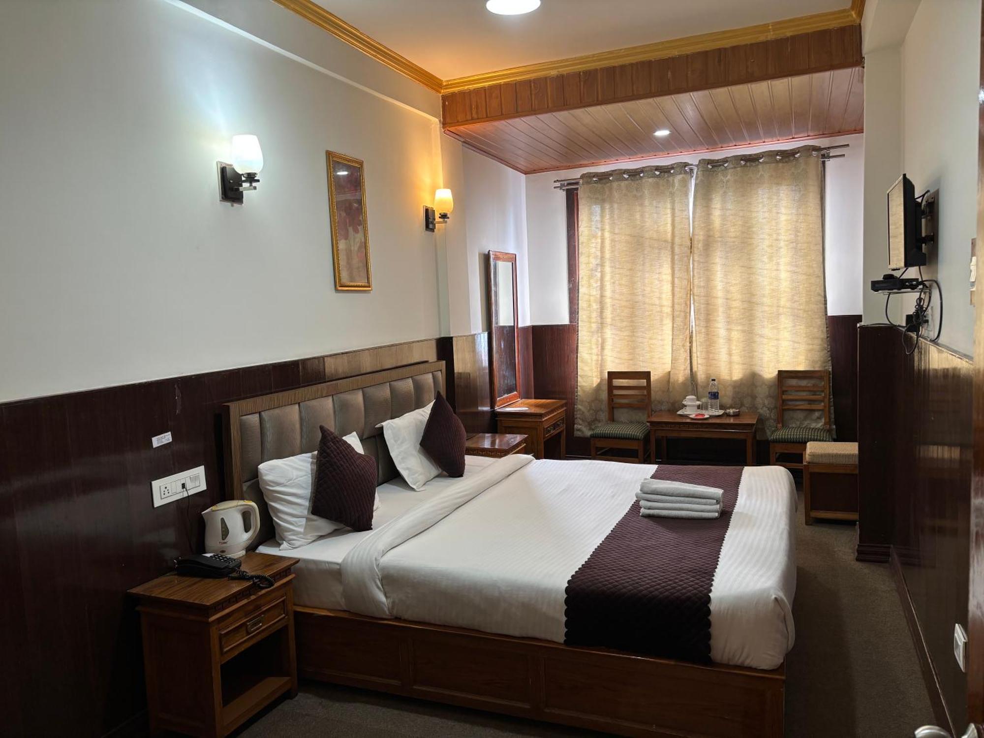 Hotel Kasturi Palace & Restaurant Darjeeling ดาร์จีลิง ภายนอก รูปภาพ