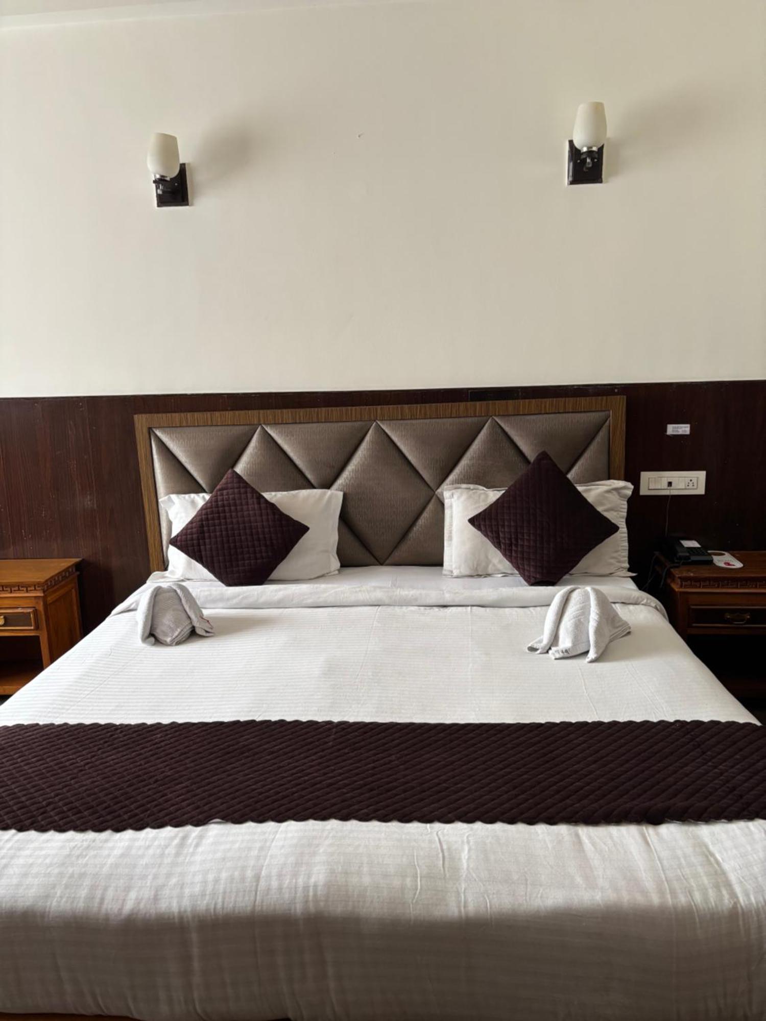 Hotel Kasturi Palace & Restaurant Darjeeling ดาร์จีลิง ภายนอก รูปภาพ