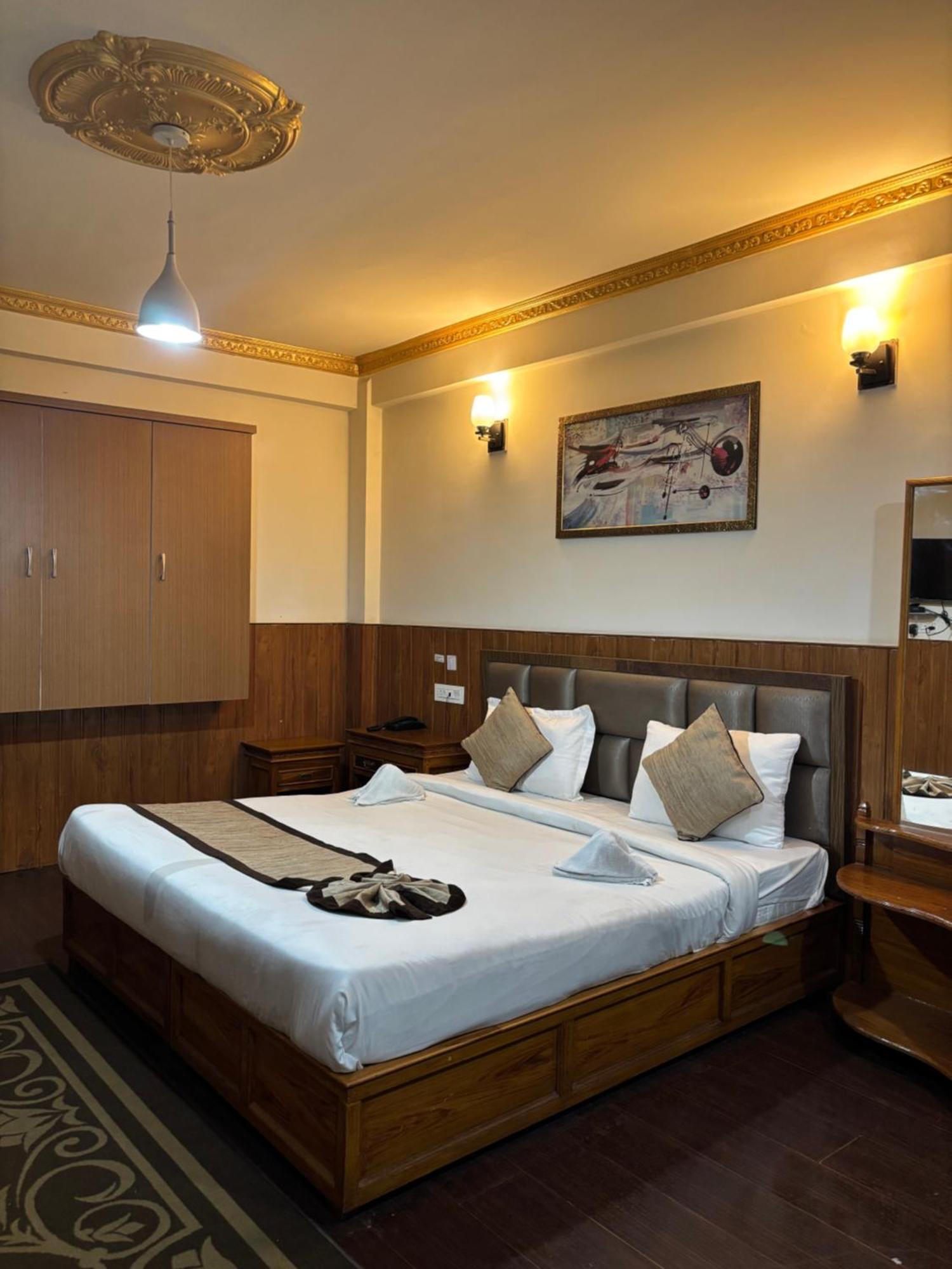 Hotel Kasturi Palace & Restaurant Darjeeling ดาร์จีลิง ภายนอก รูปภาพ