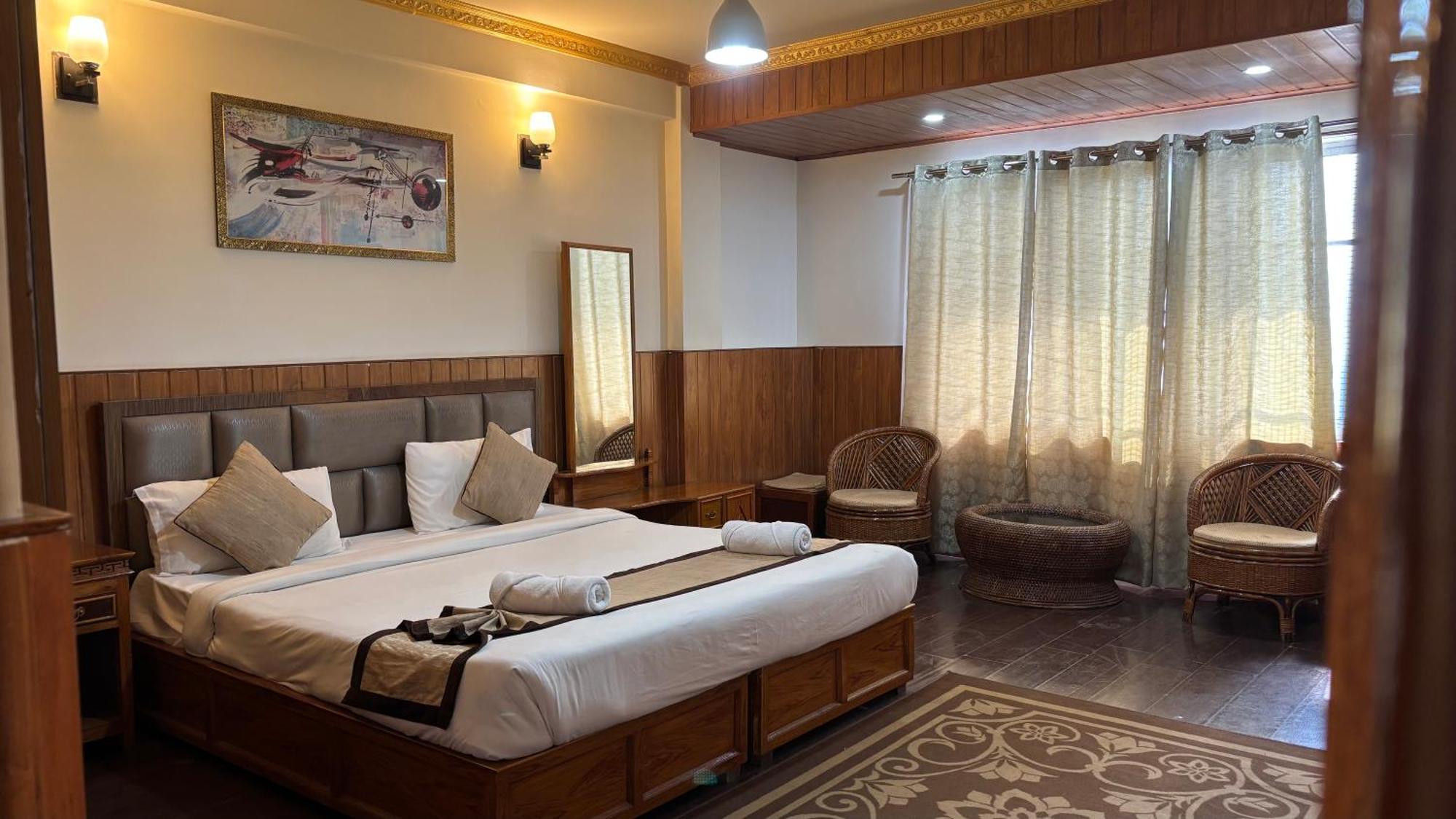 Hotel Kasturi Palace & Restaurant Darjeeling ดาร์จีลิง ภายนอก รูปภาพ