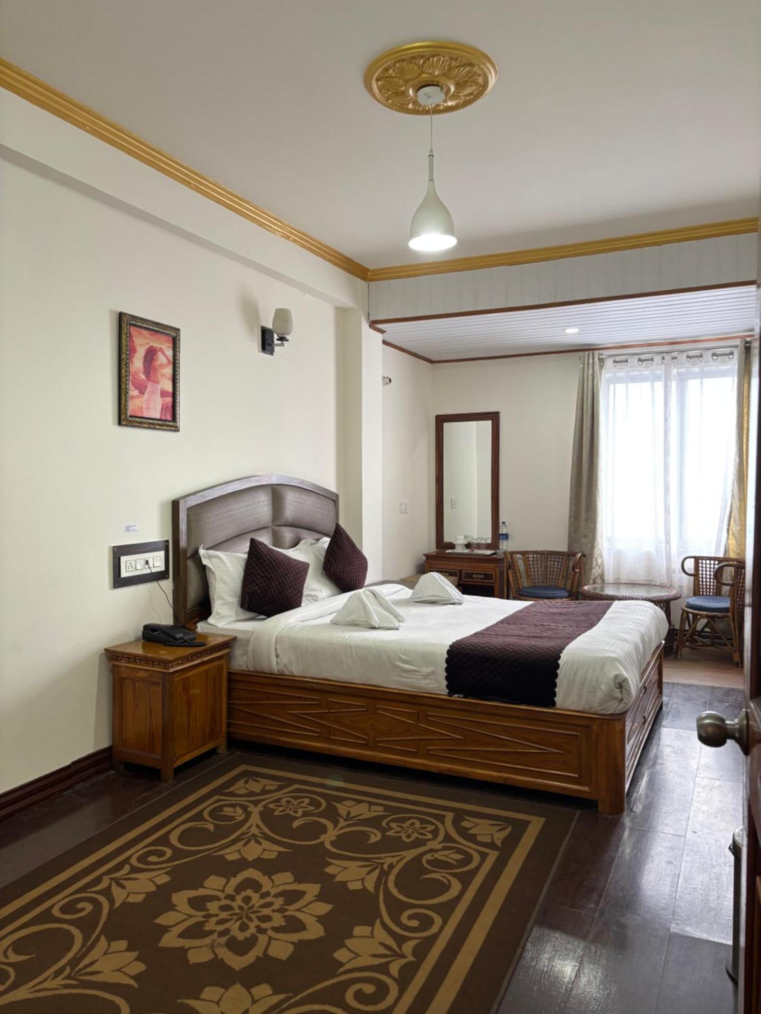 Hotel Kasturi Palace & Restaurant Darjeeling ดาร์จีลิง ภายนอก รูปภาพ