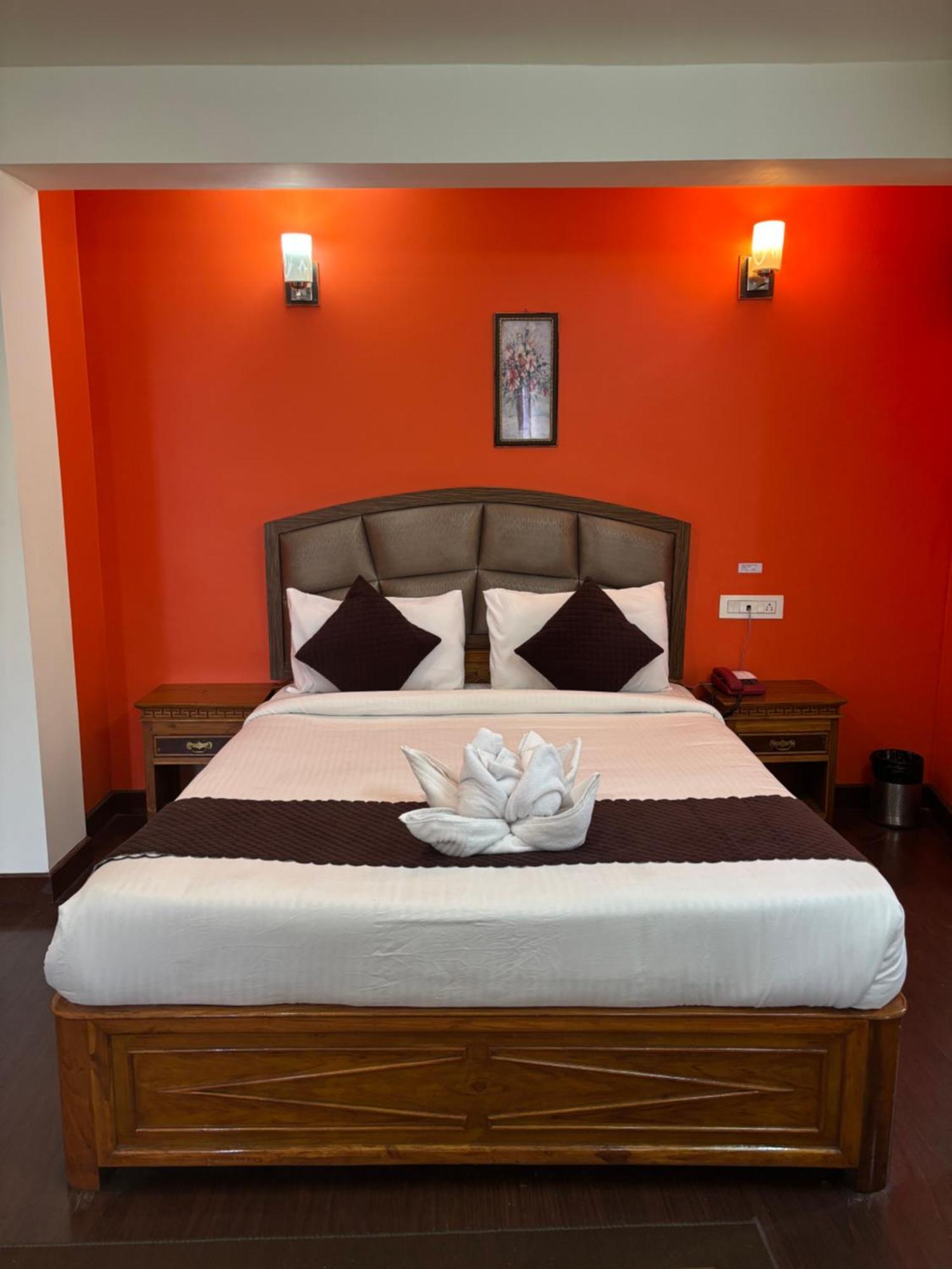 Hotel Kasturi Palace & Restaurant Darjeeling ดาร์จีลิง ภายนอก รูปภาพ