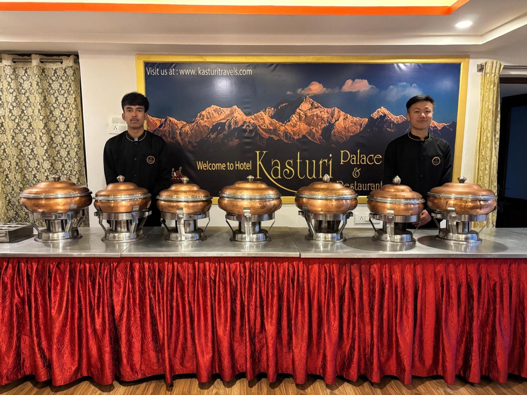 Hotel Kasturi Palace & Restaurant Darjeeling ดาร์จีลิง ภายนอก รูปภาพ