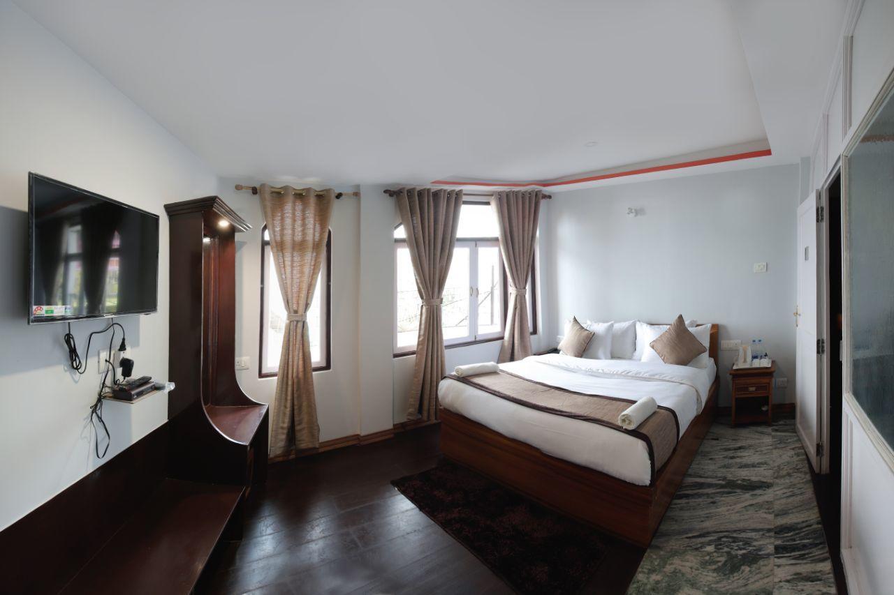 Hotel Kasturi Palace & Restaurant Darjeeling ดาร์จีลิง ภายนอก รูปภาพ